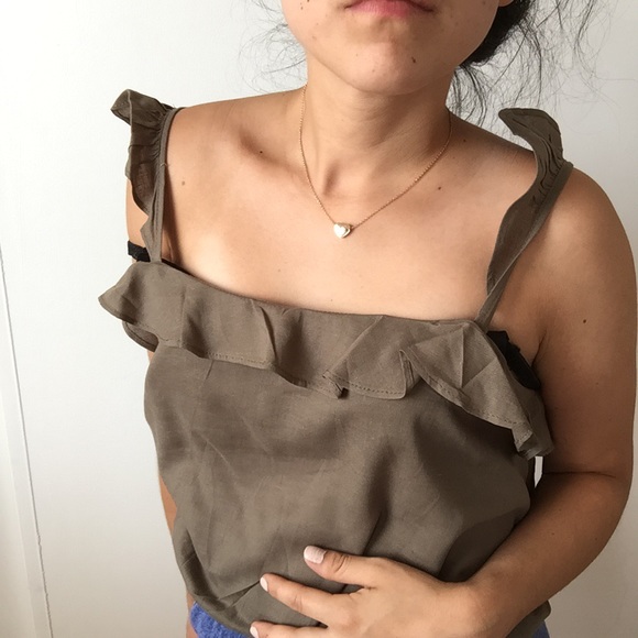 ❗️One left❗️NWT Gold Heart Necklace - Picture 3 of 3